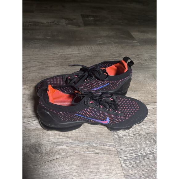 Nike Air VaporMax Flyknit 2021 Black Hyper Pink Size 9W - Picture 3 of 6